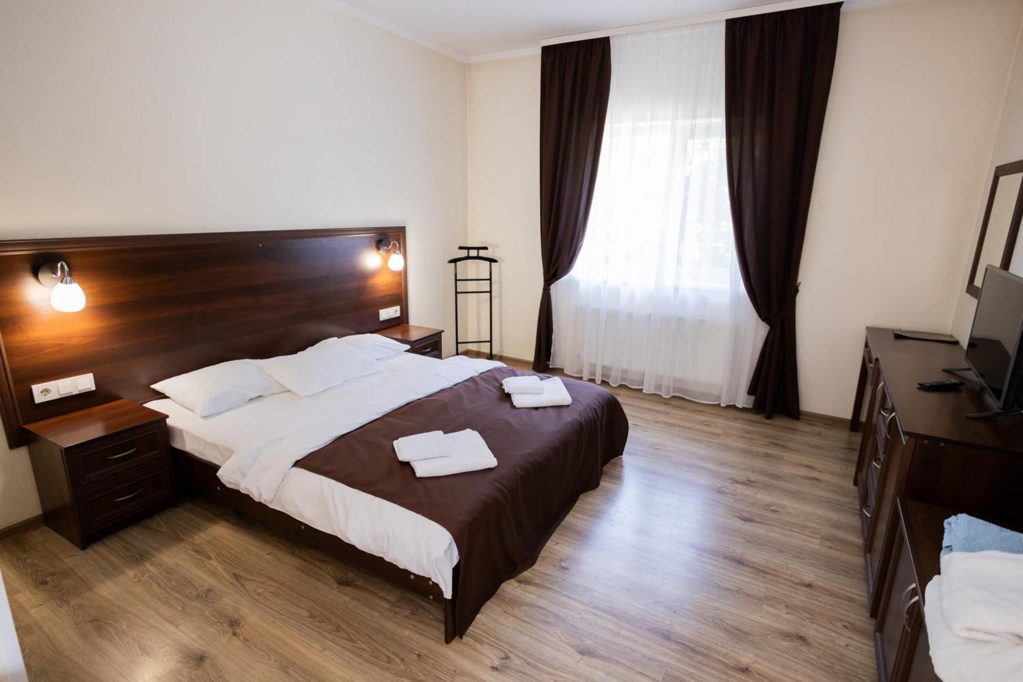 Fantasia Hotel Поляна Экстерьер фото