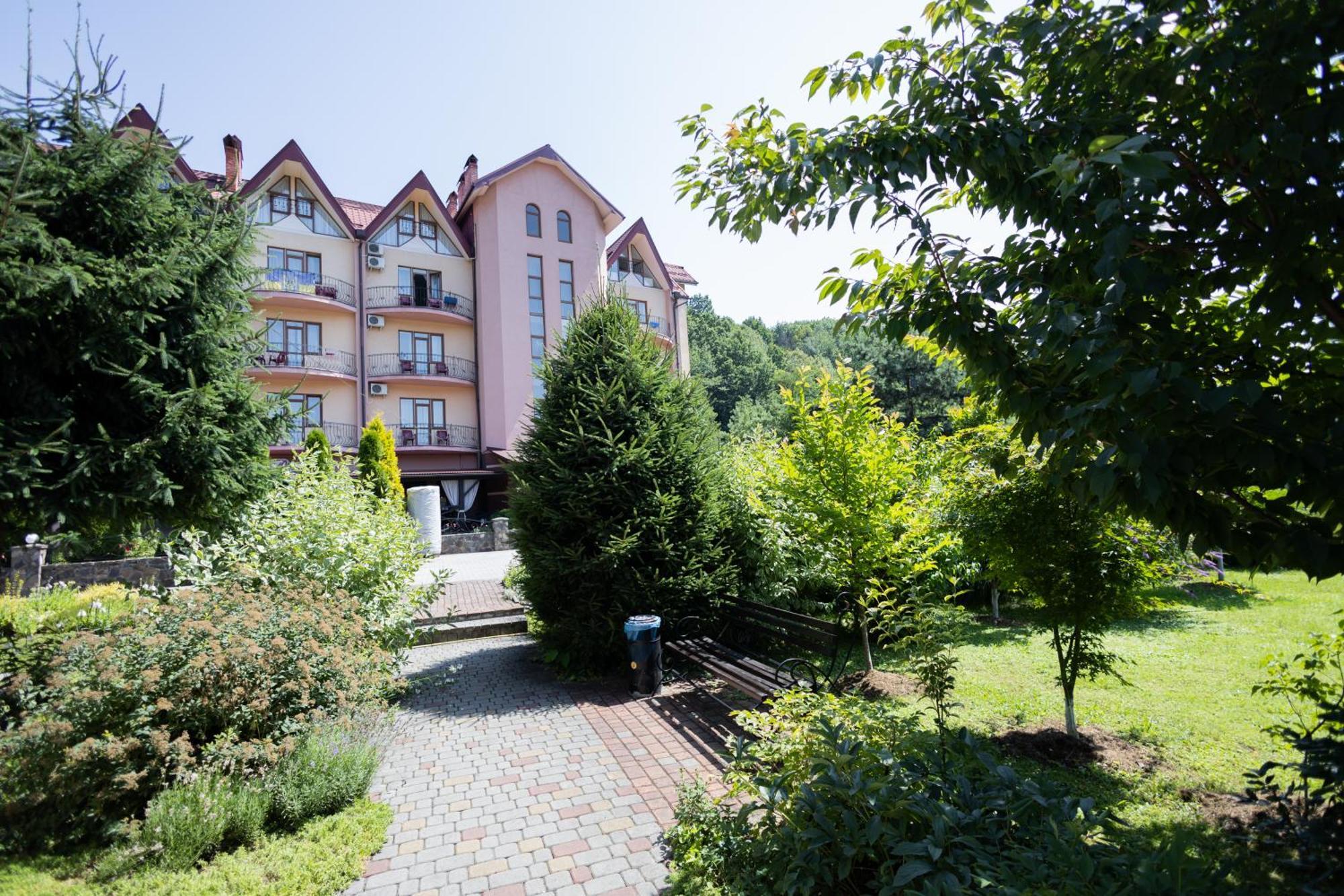 Fantasia Hotel Поляна Экстерьер фото