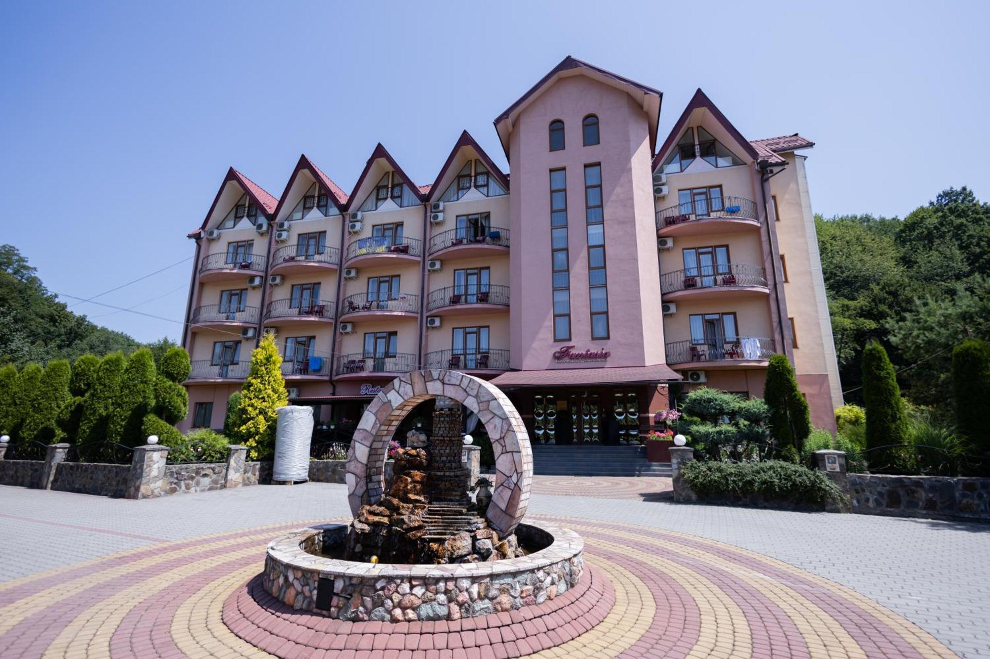 Fantasia Hotel Поляна Экстерьер фото