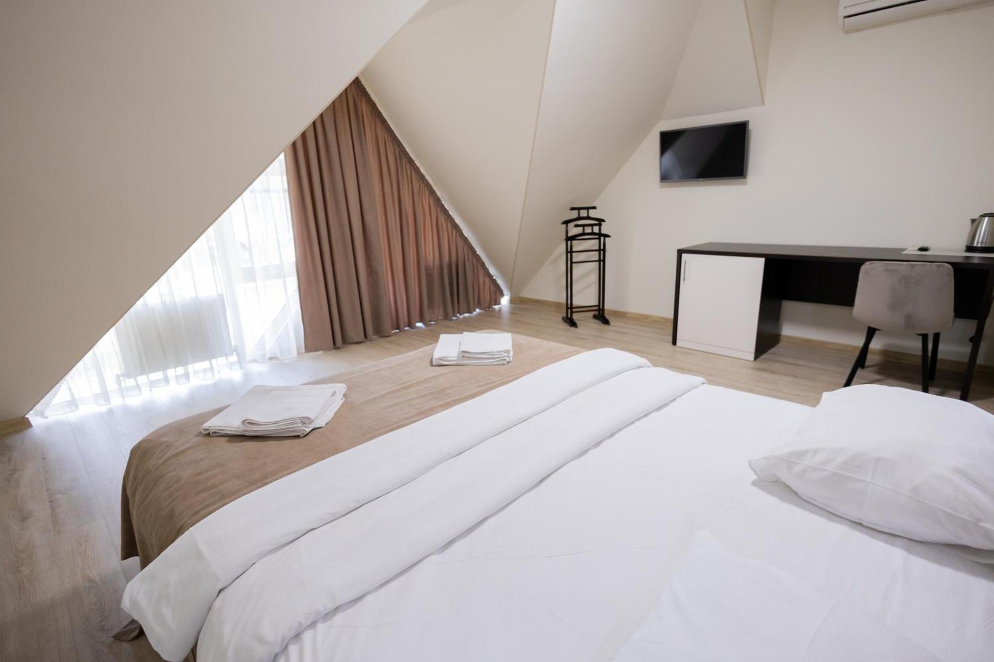 Fantasia Hotel Поляна Экстерьер фото